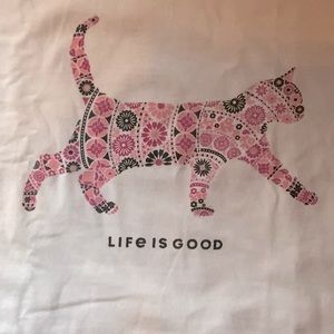 Calling all cat lovers !  Life is Good women’s small tshirt.